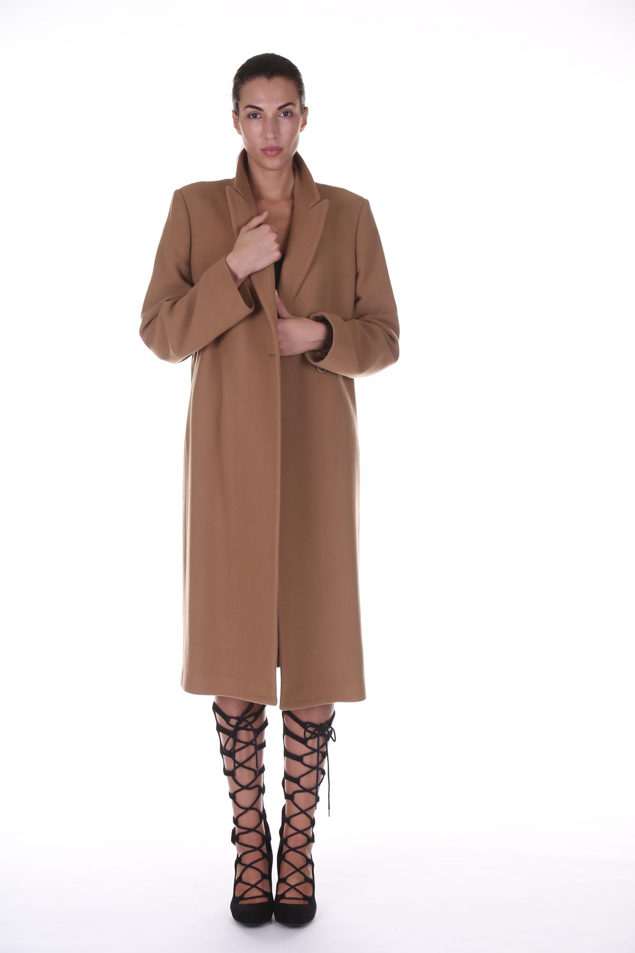 Erika Cavallini, Coat